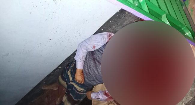 বগুড়ায় শেরপুরে বাড়ির গেটের সামনে ব্যবসায়ীকে কুপিয়ে হত্যা