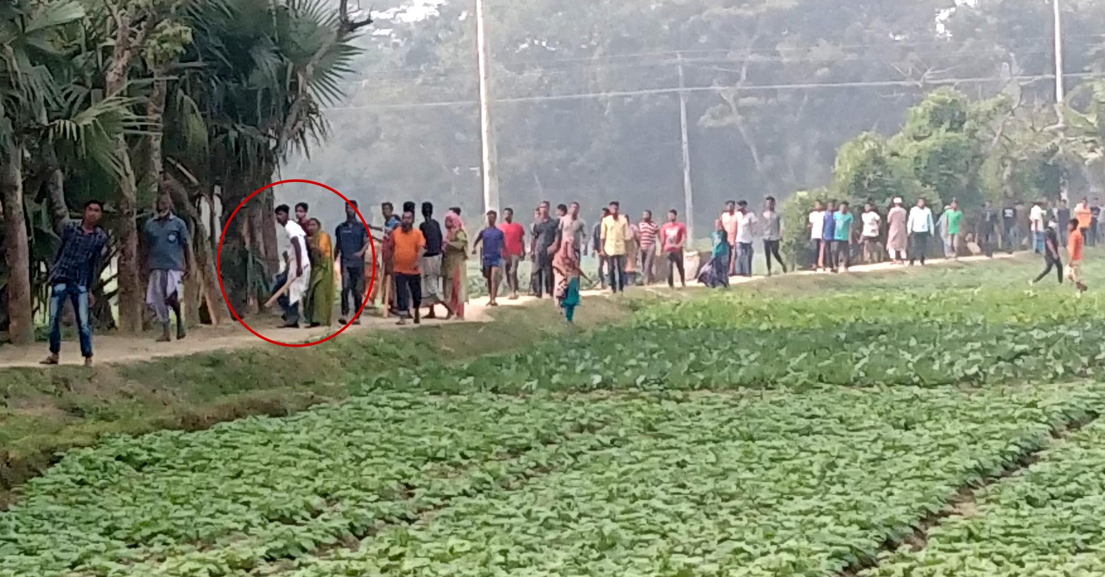 নৌকা ও স্বতন্ত্রপ্রার্থীর সমর্থকদের সংঘর্ষ, অভিযোগ পাল্টা-পাল্টি