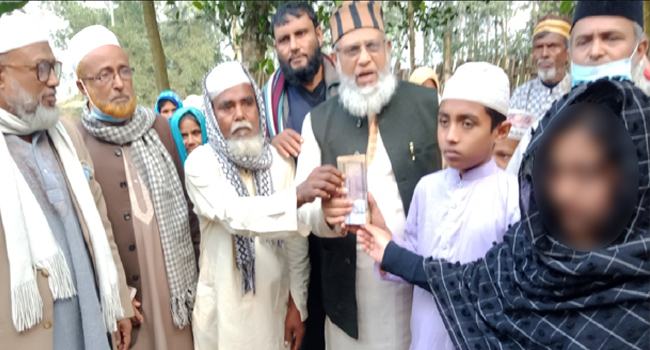 ফারইস্ট কারখানায় অগ্নিদগ্ধে মারা যাওয়া ৪ জনের পরিবারকে জামায়াতের আর্থিক সহায়তা
