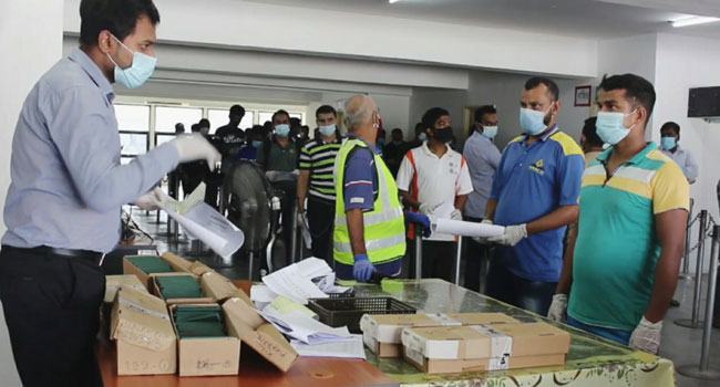 মালয়েশিয়ায় লকডাউন ও জরুরি অবস্থায় বাংলাদেশ দূতাবাসের পাসপোর্ট বিতরণ অব্যাহত