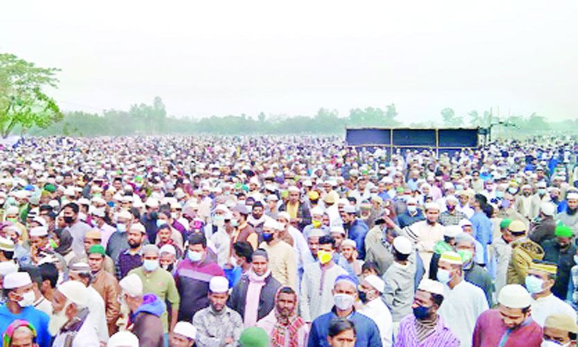 আমজাদ হোসেনের জানাজায় জনসমুদ্র