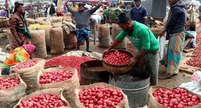 মৌসুমের আগেই আলুর দরপতন, লোকসানের আশঙ্কা