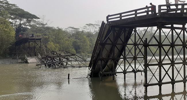 ব্রিজ ভেঙ্গে পানিতে পড়ে মাদরাসা সুপারের মৃত্যু