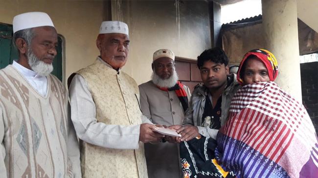 শৈলকূপায় সড়ক দুর্ঘটনায় নিহত ও আহতদের পরিবারের পাশে জামায়াত