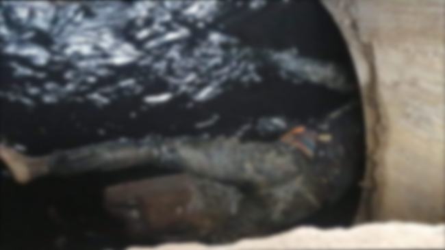 গাজীপুরে সুয়ারেজের ম্যানহোল থেকে অর্ধগলিত লাশ উদ্ধার