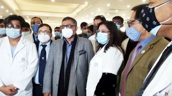 যারা টিকা নিয়েছেন তারা সুস্থ আছেন : স্বাস্থ্যমন্ত্রী