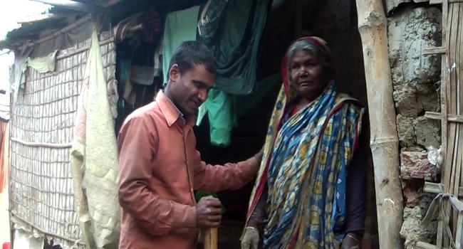 মেম্বারকে টাকা-গরু দিয়েও ভিক্ষুকের ভাগ্যে জুটল না প্রকল্পের ঘর!