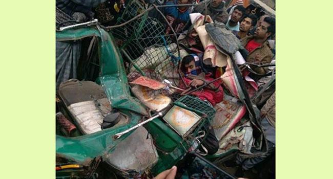 শেরপুরে ট্রাকের ধাক্কায় ৪ অটোরিকশা যাত্রী নিহত