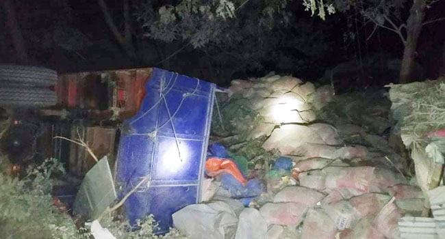 ভাত খাওয়া হলো না বাবা-মেয়ের, ট্রাক কেড়ে নিলো প্রাণ