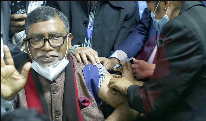 করোনার টিকা নিলেন স্বাস্থ্যমন্ত্রী