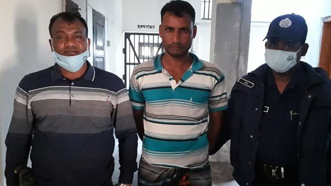 সাপাহারে রবিউল হত্যা মামলার পলাতক আসামি গফ্ফার গ্রেফতার