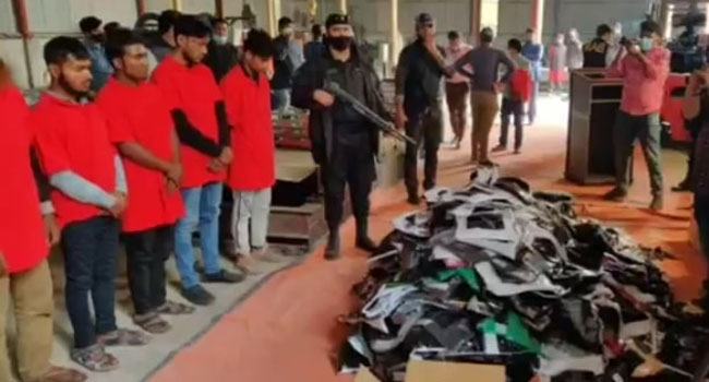 পোশাক চুরিচক্রের ৮ জন গ্রেফতার, কোটি টাকার মালামাল উদ্ধার