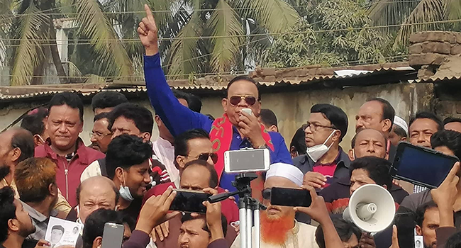 আ’লীগ দেউলিয়া হয়ে প্রশাসন দিয়ে ভোট চুরি করছে : মাহবুব উদ্দিন খোকন