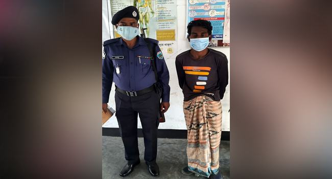 রাণীনগরে অ্যাম্পুলসহ মাদক কারবারি গ্রেফতার