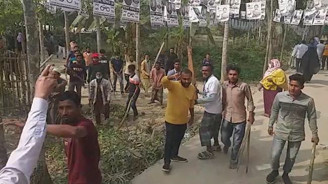 ধাওয়া পাল্টা ধাওয়ায় ২ কেন্দ্রের ফলাফল স্থগিত, এগিয়ে বিদ্রোহী প্রার্থী