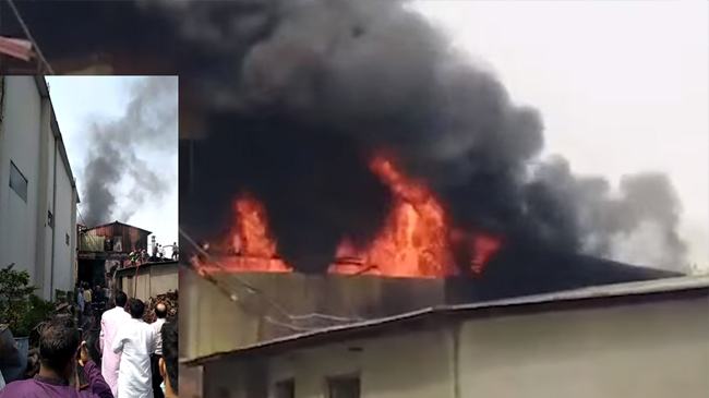 কর্ণফুলীর পাথরঘাটায় আগুনে ভস্মিভূত ২ কারখানা, কয়েক কোটি টাকা ক্ষতির আশঙ্কা