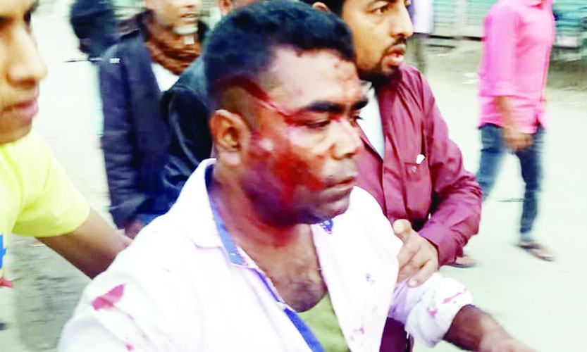 কাদের মির্জা ও বাদল সমর্থকদের সংঘর্ষ