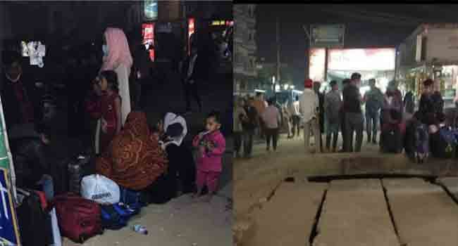 কক্সবাজারে লক্ষাধিক পর্যটকের ফুটপাতে রাতযাপন