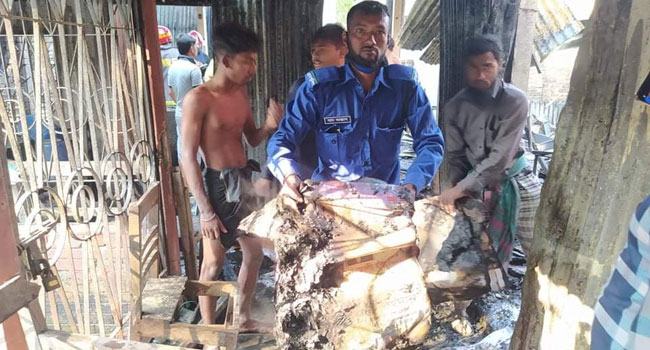 সিংগাইর সদর ইউনিয়ন পরিষদ কার্যালয়ে অগ্নিকাণ্ড