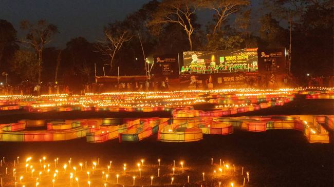 লাখো মোমবাতি প্রজ্জ্বলনে ভাষা শহীদদের স্মরণ