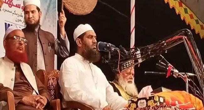 মামুনুল হকের বয়ান শুনতে মুসল্লিদের উপচে পড়া ভিড়