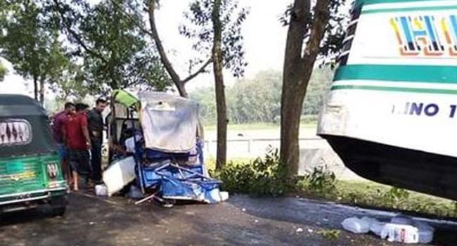 শায়েস্তাগঞ্জে বাসের সাথে সংঘর্ষে টমটমচালক নিহত