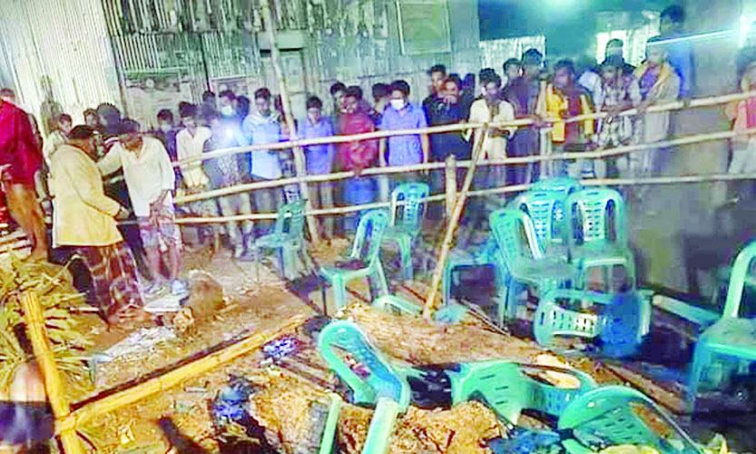 ভালুকায় গানের আসরে গাছ উপড়ে পড়ে নিহত ২ আহত ৮