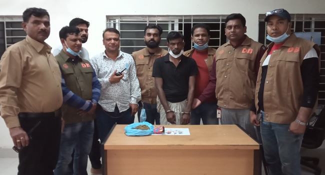 শরণখোলায় ইয়াবা ও গাঁজাসহ মাদক কারবারি আটক