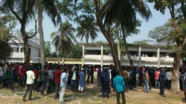আমতলীতে আ’লীগের দু’গ্রুপের ধাওয়া পাল্টা ধাওয়া