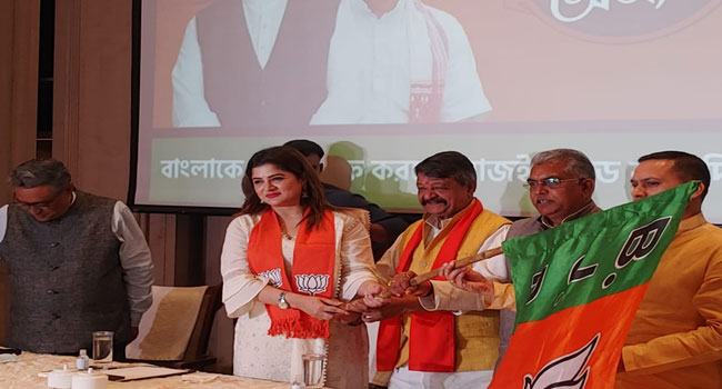 বিজেপিতে যোগ দিলেন শ্রাবন্তী