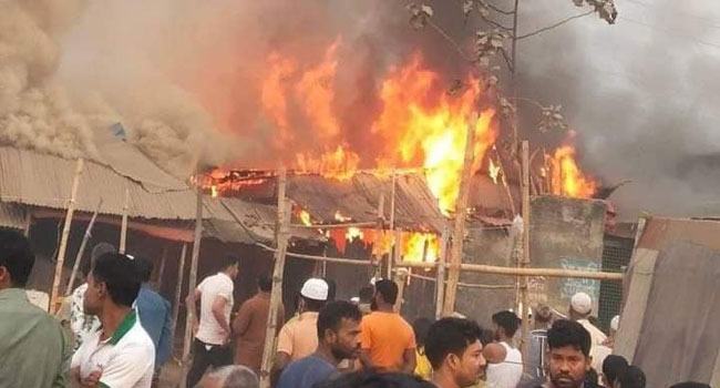 ফতুল্লায় কাপড়ের মার্কেটে ভয়াবহ আগুন, পুড়ে ছাই কয়েক কোটি টাকার মালামাল