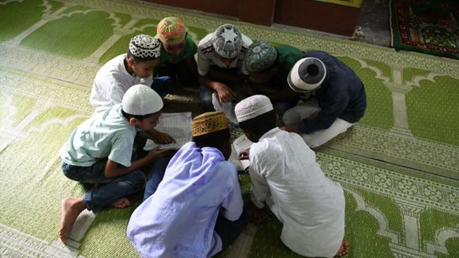 ভারতের মাদ্রাসাতে গীতা-বেদ-রামায়ণ পড়ানোর উদ্যোগ বিজেপির