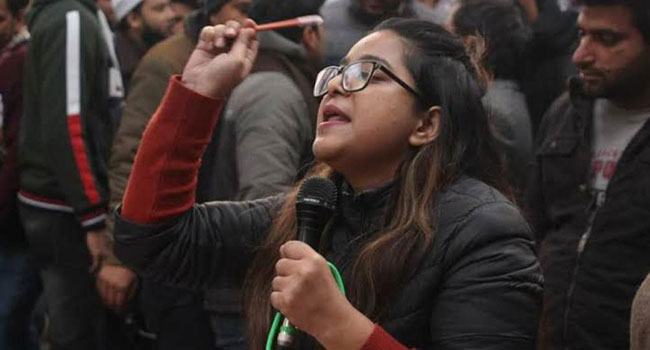 আত্মবিশ্বাসী নারীদের ভয় পায় ভারত : সাফুরা জারগার