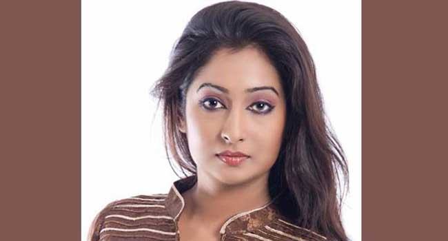 ২৮ স্বামীর ৩০ কোটি টাকা উধাও