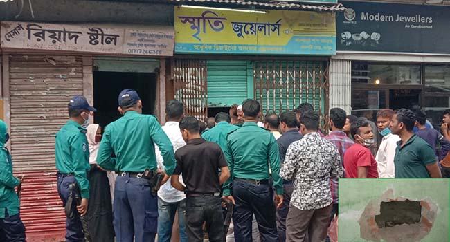 রংপুরে দুই স্বর্ণের দোকান লুট