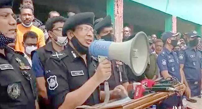 শাল্লায় হিন্দুদের বাড়িঘরে হামলাকারীদের রক্ষা নেই : র‌্যাব ডিজি