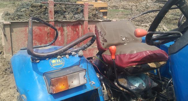 সরিষাবাড়ীতে ট্রাক্টর উল্টে চালক নিহত