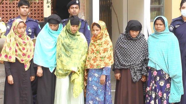 সাত নারী চোর গ্রেফতার, চুরি করতেন অভিনব কায়দায়