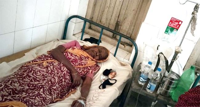 শেরপুরে বৃদ্ধা মাকে মারধর করে বাড়ি ছাড়া করলেন ছেলেরা