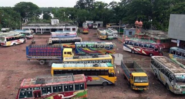 যাত্রীদের ভোগান্তি, ঝালকাঠিতে আজো চলছে না লোকাল বাস