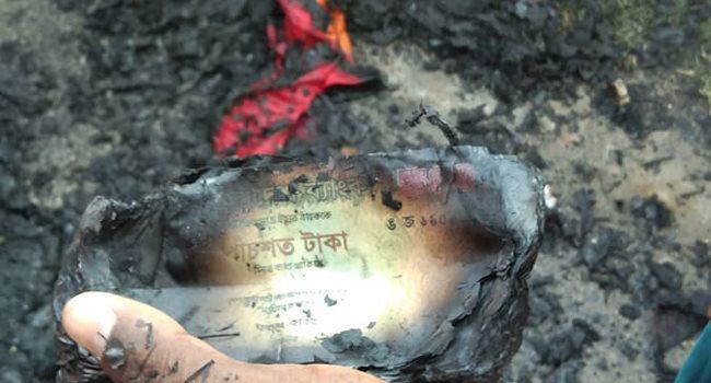 বরগুনায় আগুনে পুড়েছে ১৪ দোকান