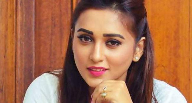 ‘তুমি মস্ত তারকা হলেও আমি তোমাকেই বিয়ে করব’