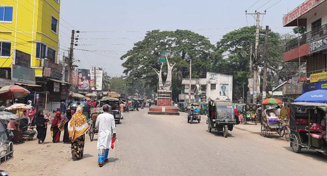 ঈশ্বরগঞ্জে শান্তিপূর্ণভাবে হরতাল পালিত হচ্ছে