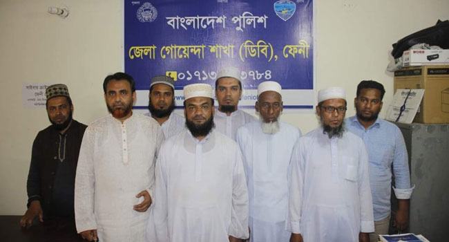 ফেনীতে ৮ জামায়াত নেতাকর্মীকে পুলিশে সোপর্দ