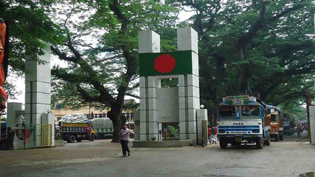 ভারতফেরত যাত্রীদের নিজ খরচে প্রাতিষ্ঠানিক কোয়ারেন্টিনে থাকতে হবে