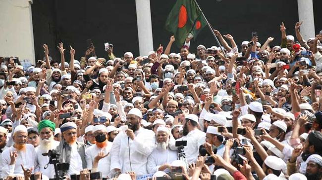 গ্রেফতার-তল্লাশি বন্ধ না করলে আবারো কঠোর কর্মসূচি : হেফাজত