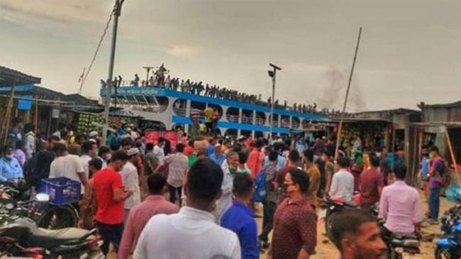 স্বাস্থ্যবিধির বালাই নেই পাটুরিয়া-আরিচাঘাটে