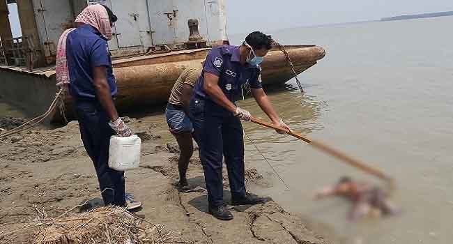 মনপুরার মেঘনা থেকে অজ্ঞাত এক লাশ উদ্ধার