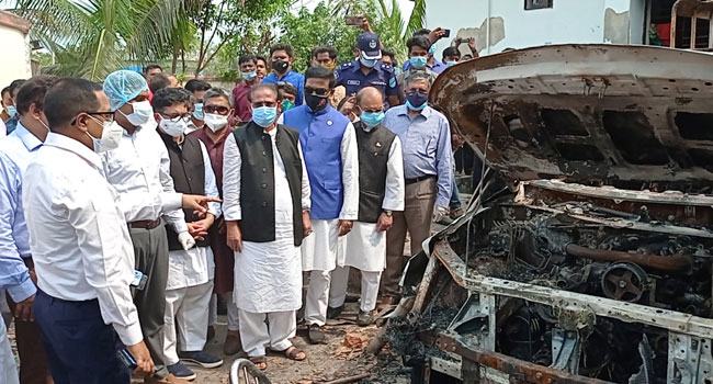 সালথায় সংঘর্ষ : ঘটনাস্থল পরিদর্শনে আ’লীগের কেন্দ্রীয় নেতৃবৃন্দ