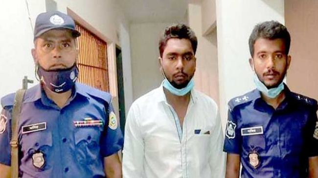 নলছিটিতে পর্নোগ্রাফি মামলায় যুবক গ্রেফতার